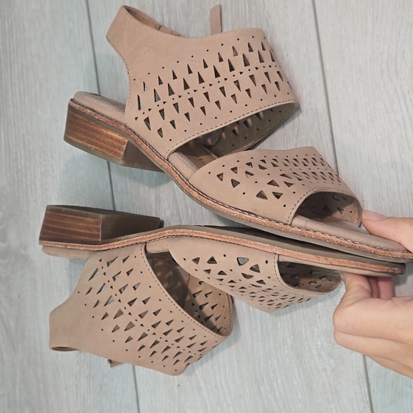 Sofft Women's Tan Leather Ankle Open Toe Sandals Shoes Sz 9M - Picture 9 of 11